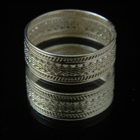 14k yellow solid gold wedding Ring for man. - Picture 4 of 7